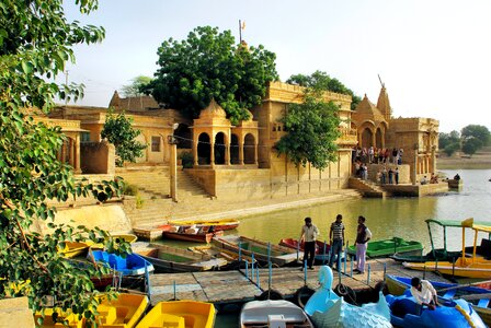 Lake gadisar temple photo