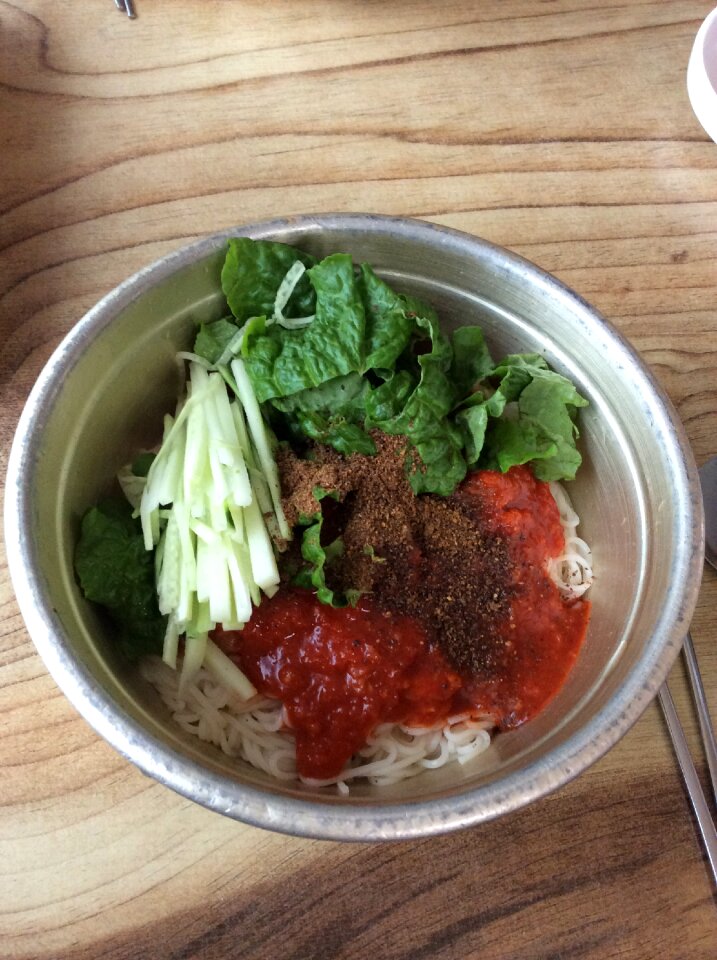 Jeonju bibim noodles bibim guksu the amount naengbi noodles