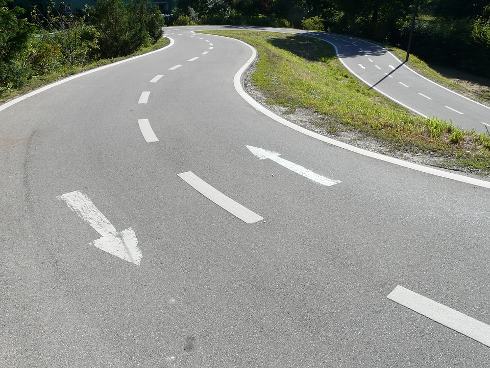 Road markings return turn