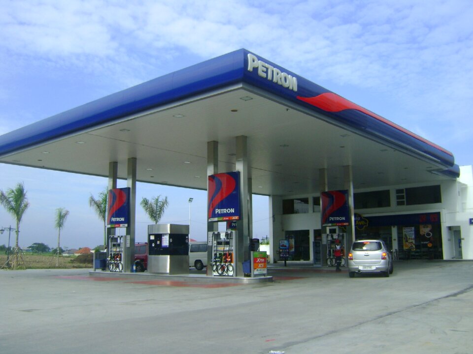 Petroleum fuel gas