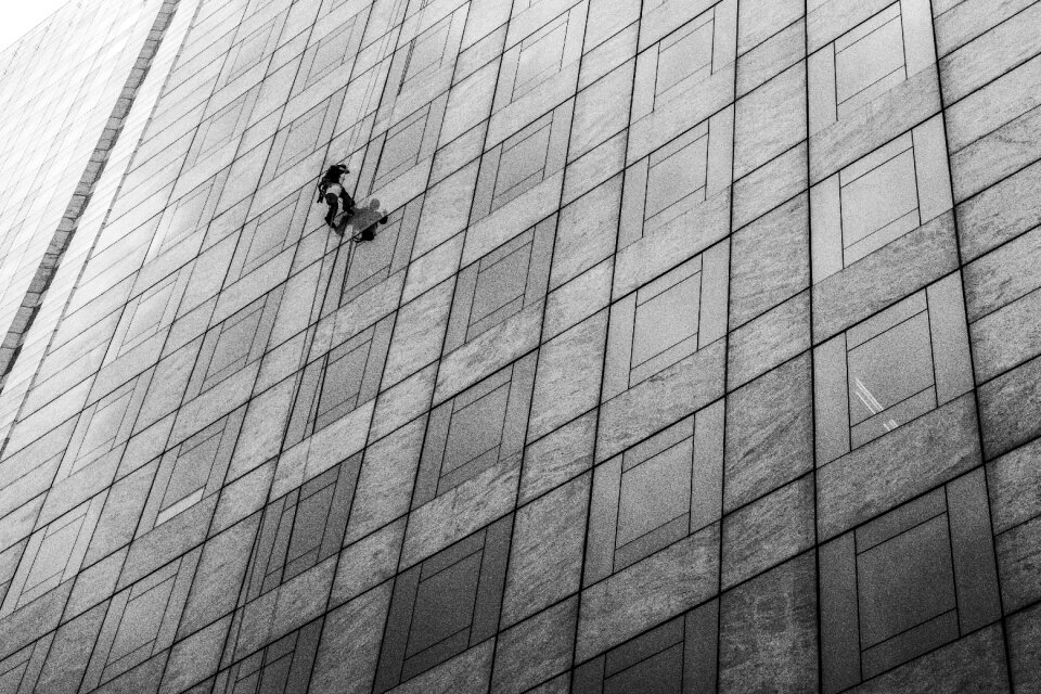 Building climbing alone