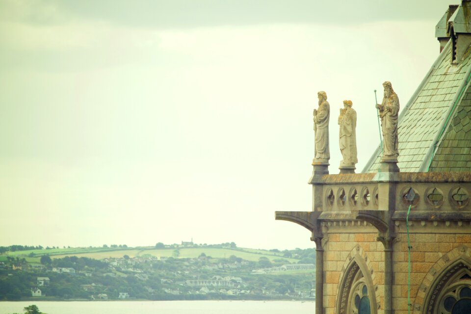 Architecture religion statues