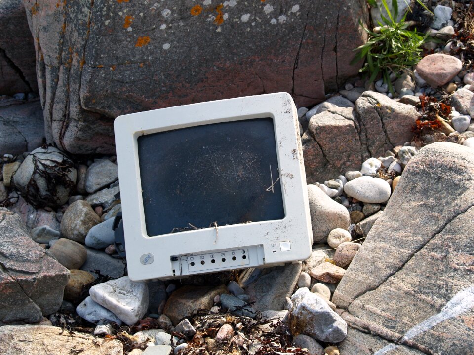 Debris computer littering