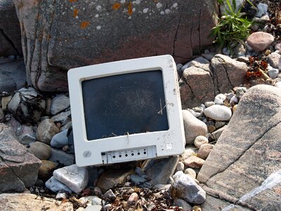 Debris computer littering