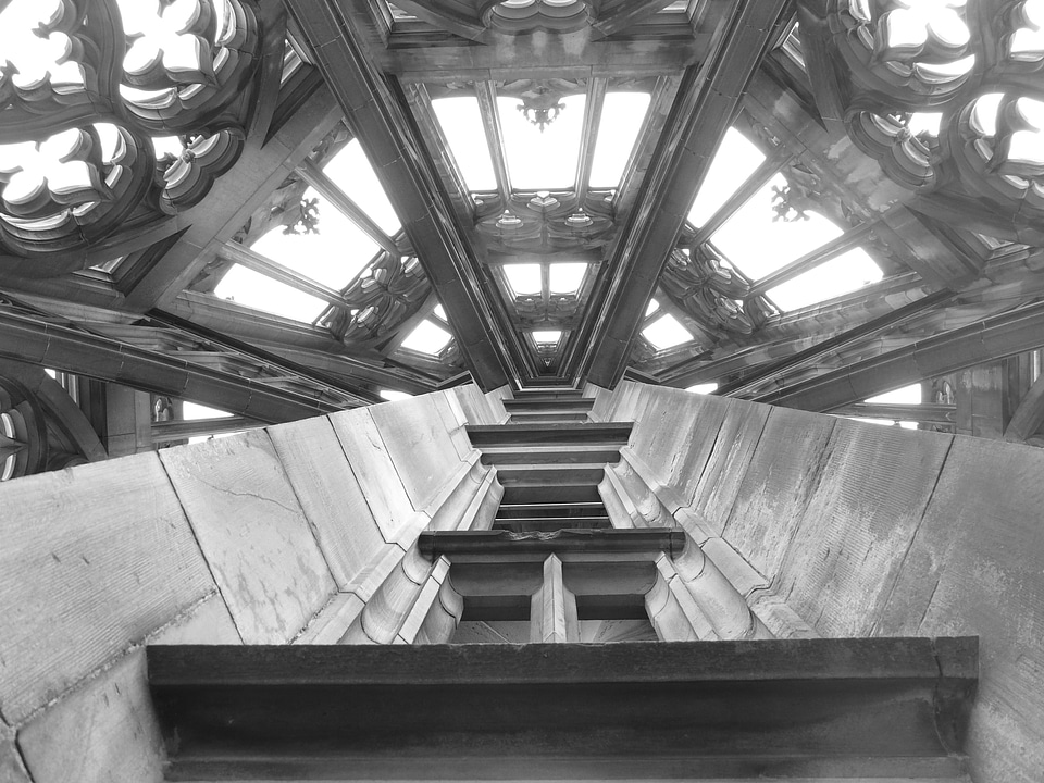 Building church dom