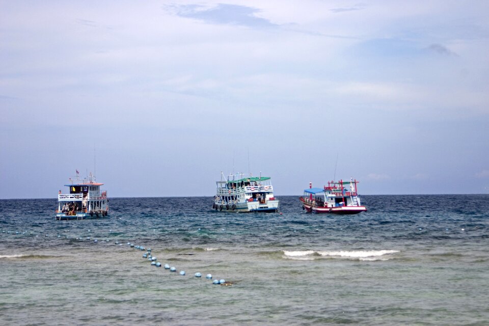 Horizon browse calm sea