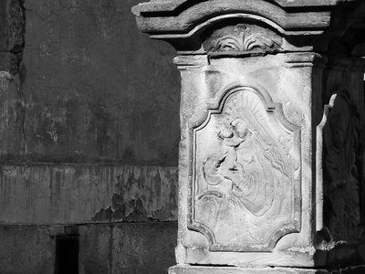 Monument panna maria old