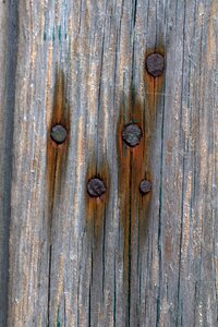 Structure nails rust