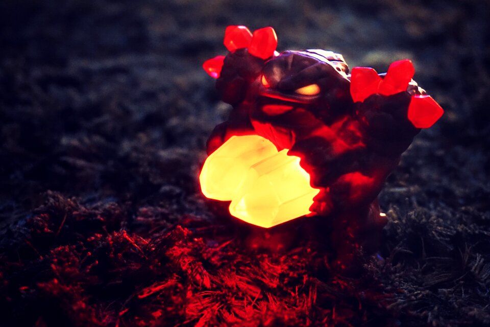 Glowing decoration toy