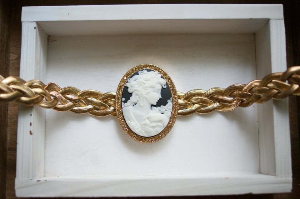 Retro jewellery victoria london