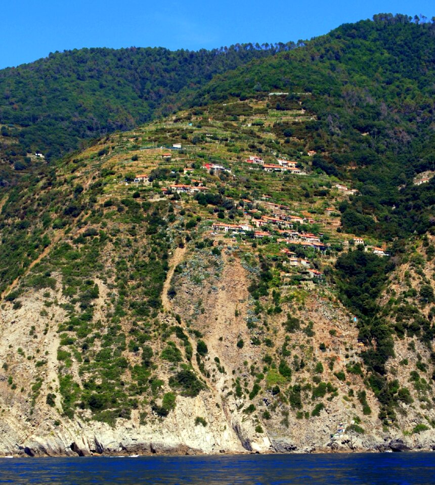 Cliff ravine cinque terre