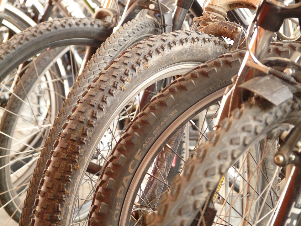 Drive traffic mountain bike
