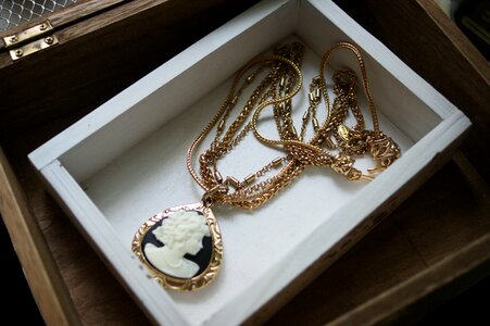 Retro jewellery victoria london