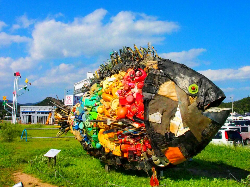 Chinu monument fish