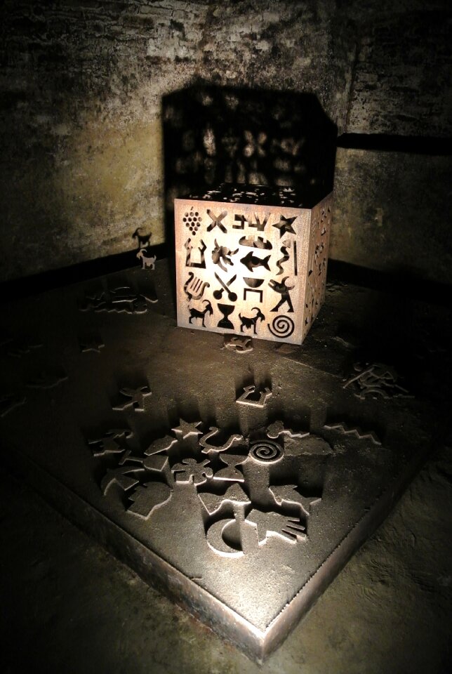 Exhibition art sculpture