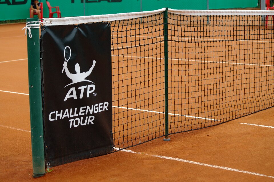 Net clay court clay