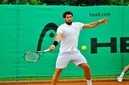 Head tennis wilson action