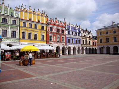The market monuments colored townhouses