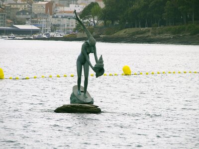 Sculpture bronze sea
