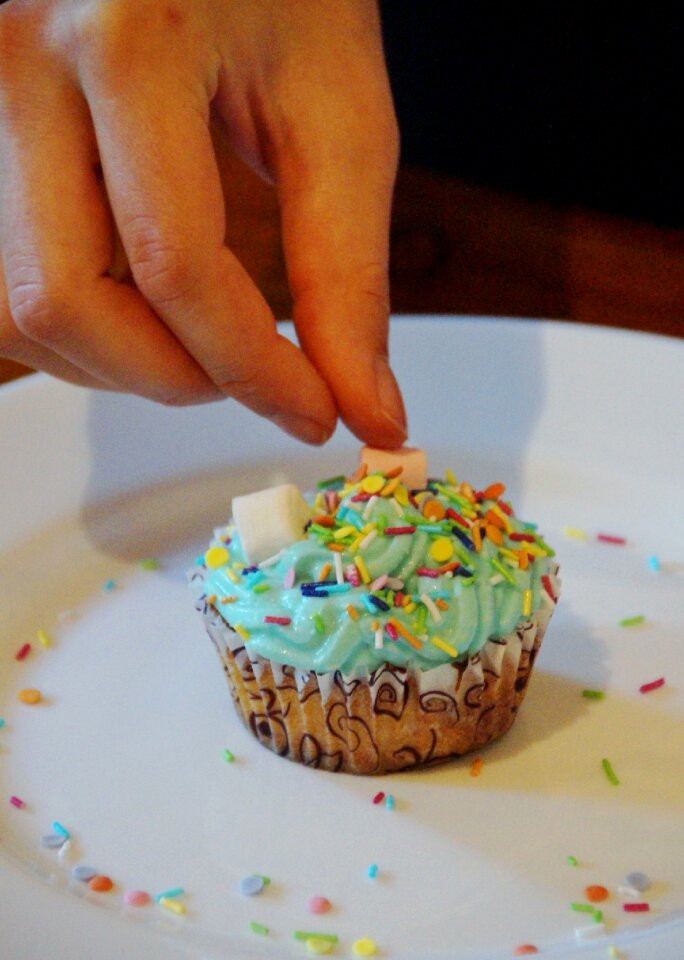 Baking cake colored