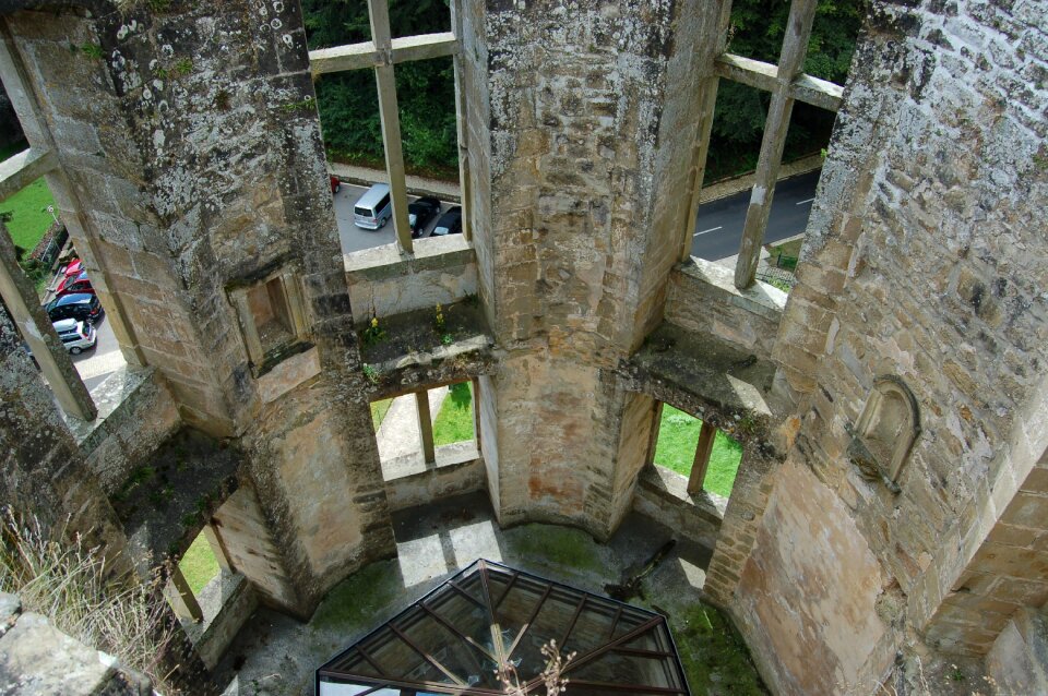 Old buildings and structures walls hights