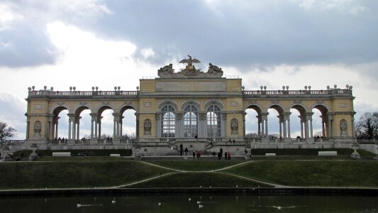 Schonbrunn palace monument sightseeing
