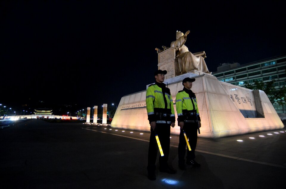 Gwanghwamun square police