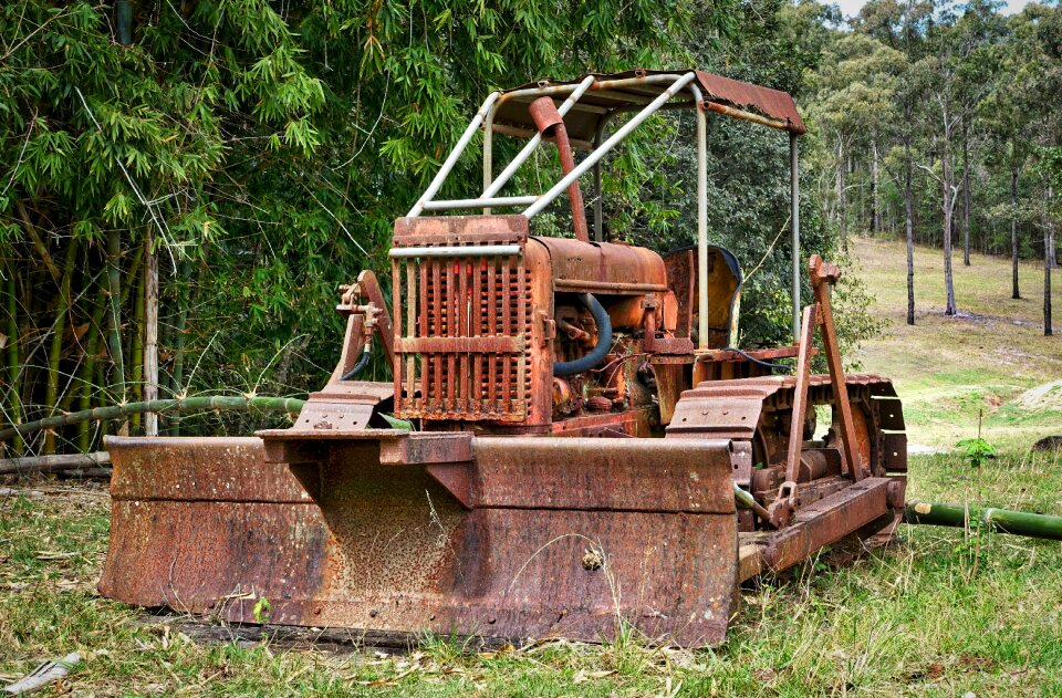 Tractor earthmover excavator