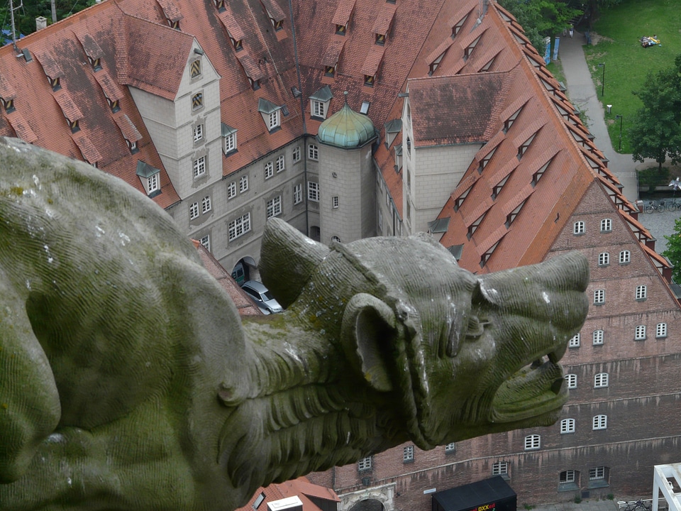 Münster ulm figure
