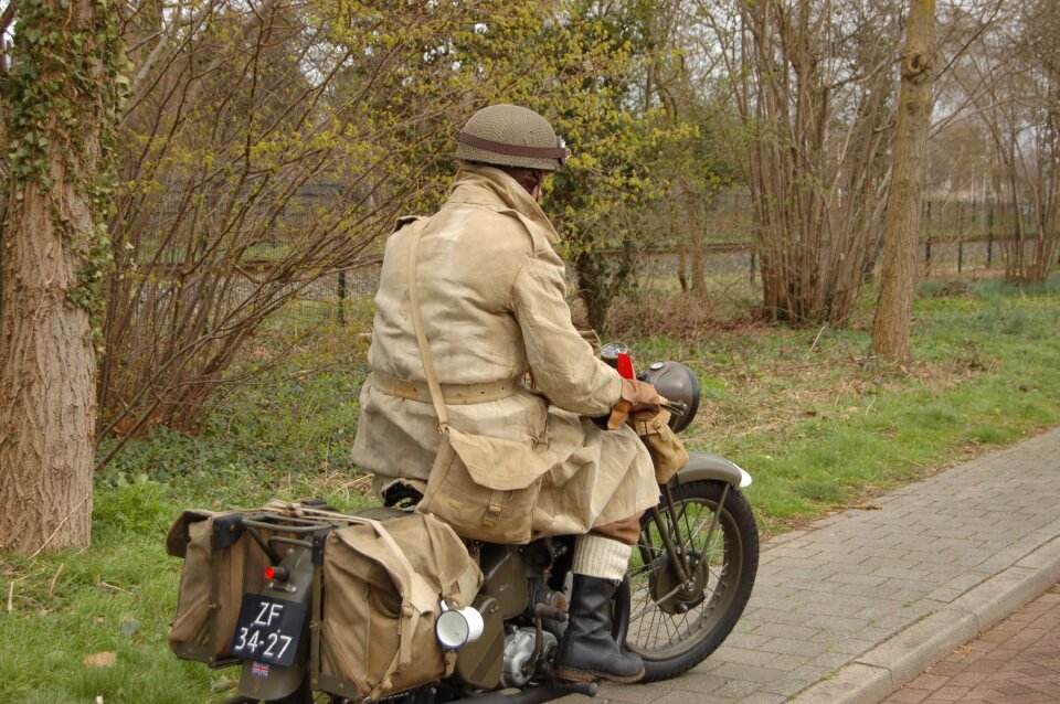 Street costume messenger
