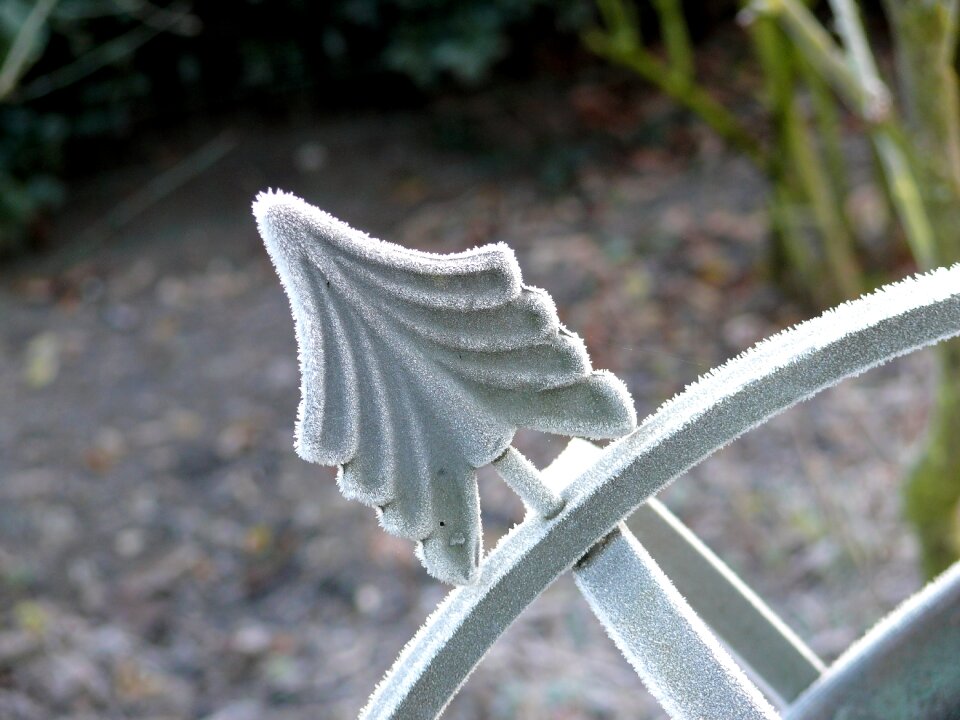 Frozen freezing metal