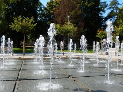 Spout fountain parking