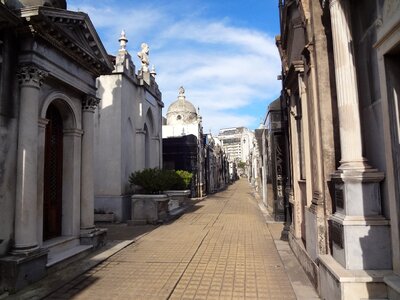 Recoleta cemetery buenos aires tombs