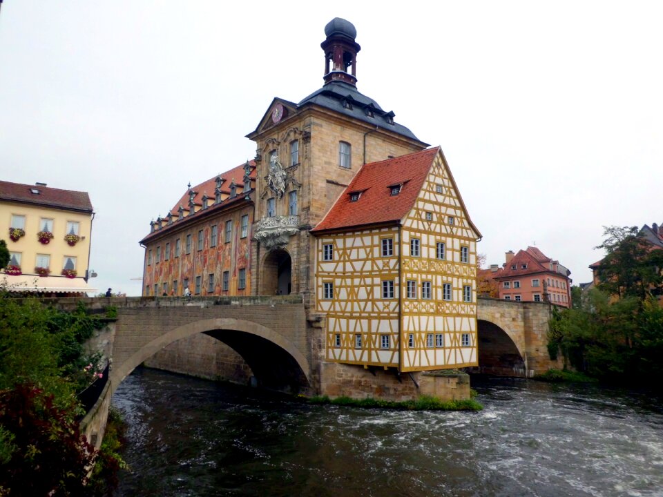 River middle ages architecture