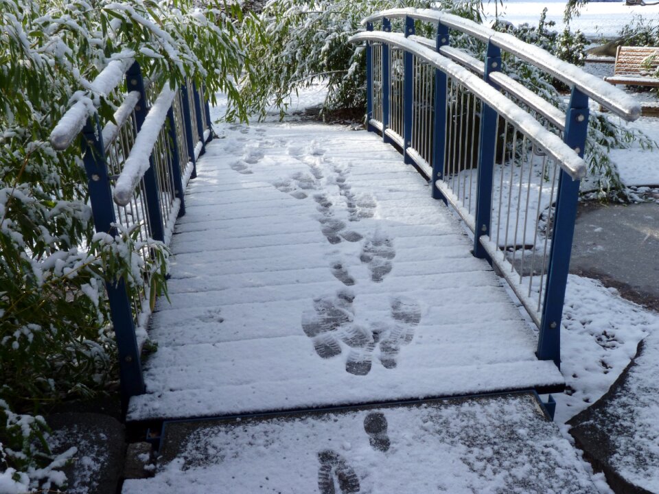 Bridge footprints winter impressions