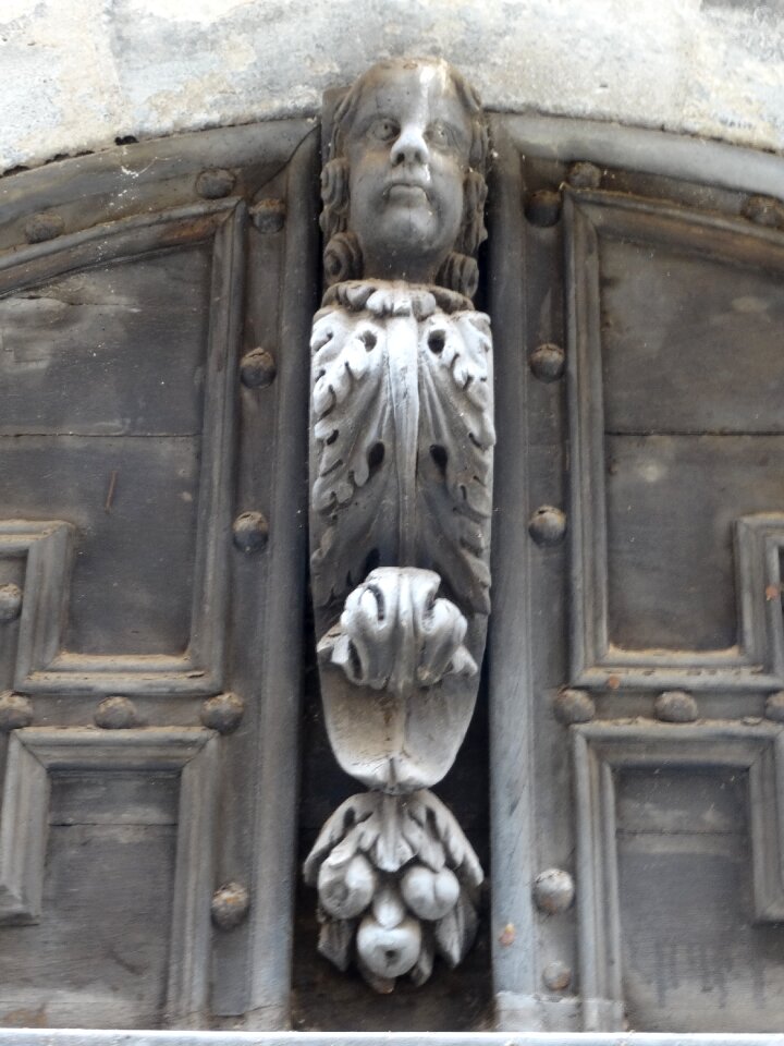 Building landmark entrance
