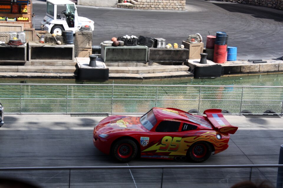 Machine show disney