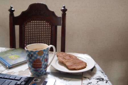 Gingerbread man cup break time photo