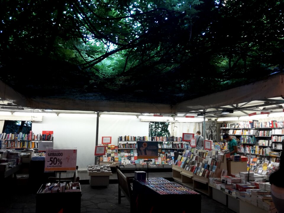 Books market outdoor