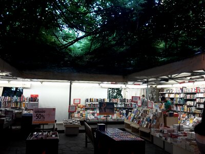 Books market outdoor photo