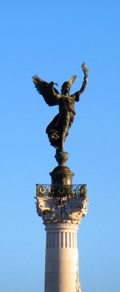 Bordeaux column history