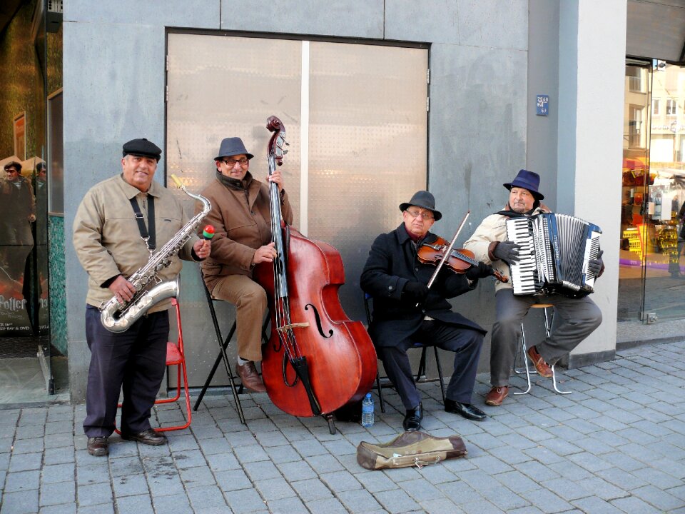 Musicians music busker