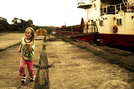 Ship childhood girl