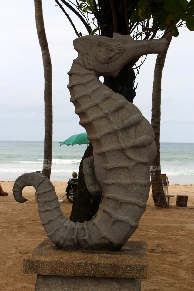 Sculpture travel beach