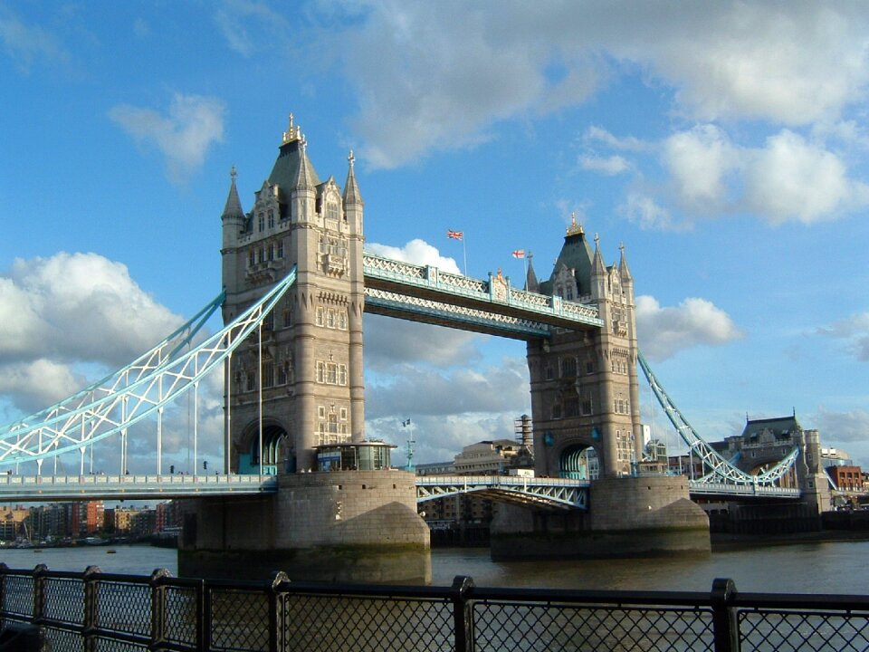 London bridge england thames