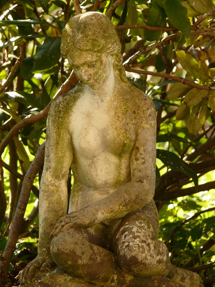Woman statue sculpture