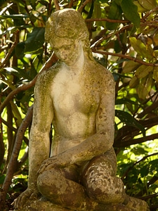 Woman statue sculpture photo