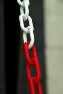 Chain white red