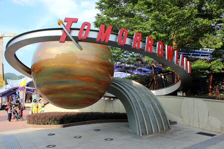 Hong kong disney tomorrow's world
