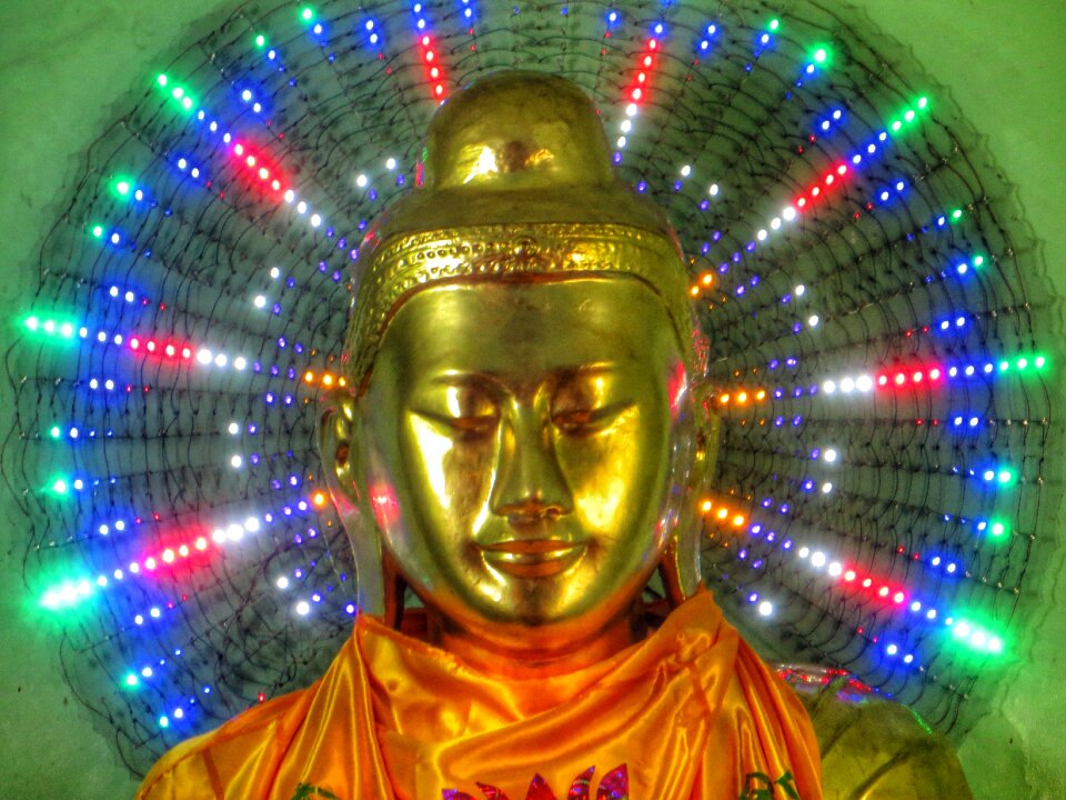 Buddha schwedaggon burma
